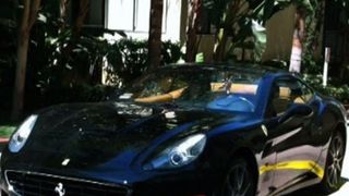 17歳のジャスティン・ビーバー、フェラーリを運転中、ホンダ・シビックに追突される