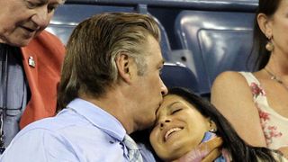 アレック・ボールドウィン、ニューヨーク市長の席よりも恋人が優先