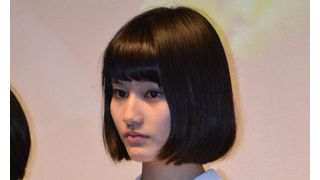 映画『告白』で注目の美少女・橋本愛、世界初の超高解像度&立体視対応月刊ビジュアル誌で躍動感あふれる“美”を披露!