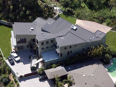 リアーナ、5億円以上で購入した家は欠陥住宅　売主を訴える