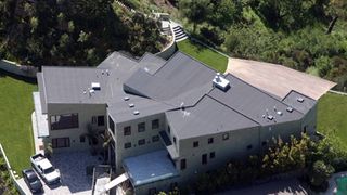 リアーナ、5億円以上で購入した家は欠陥住宅 売主を訴える