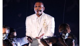 クリス・ブラウン、客席に167万円のロレックス間違って投げちゃった!返却し名乗らず立ち去ったファンを捜索中