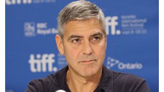 ジョージ・クルーニー「恥を知れ」と喝!トロント映画祭の記者会見でプライベートな質問をした記者をつるし上げ
