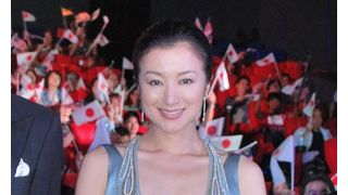 鈴木京香、フェロモン全開の色気に現地の男性もメロメロ! 映画『セカンドバージン』、ロケ地・マレーシアの日本映画祭のオープニングで凱旋上映!