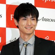 「おひさま」で活躍中の高良健吾は古風!?スマートフォンは「あえて手書き文字入力で」