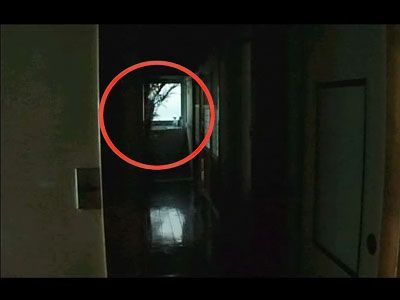 映画に本物の幽霊が映りこんだ 満島ひかり主演3dホラーの本編映像に不可解な存在を確認 シネマトゥデイ