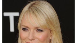 ナオミ・ワッツ、年を取ってから子どもを産んだことに満足