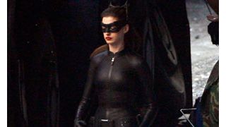 『ダークナイト』続編、キャットウーマンにやっぱりネコ耳アリ!ロケ現場で姿がキャッチされる!