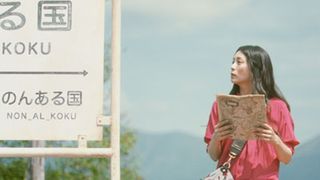 柴咲コウ、列車でのんびりカクテルを楽しむ!?CMの撮影現場では飲み比べも！