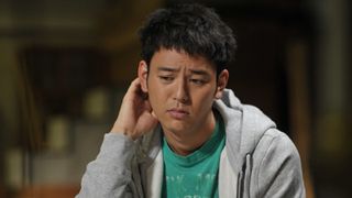 妻夫木聡、さえない役者志望の青年に!?『スマグラー』スピンオフドラマは一転してシチュエーション・コメディーに!