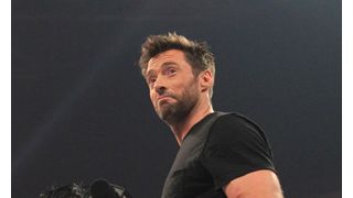 ヒュー・ジャックマン、リングでも華麗な活躍!エンターテインメント団体WWE「ロウ」に登場!最新作『リアル・スティール』で鍛えた肉体美を見せつける!