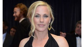 パトリシア・アークエット、インターネット・ストーカーの標的になりFacebookのアカウントを閉鎖
