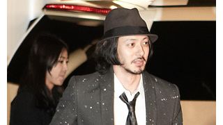 オダギリジョー、釜山国際映画祭レッドカーペットに登場!会場内の熱気に「すごいね」連発!