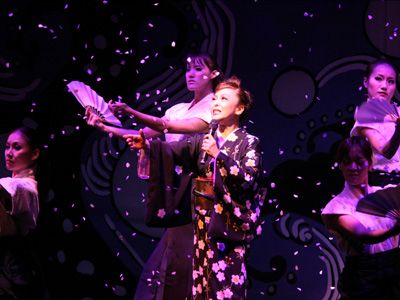 劇団四季、坂本冬美の「夜桜お七」や石川さゆりの「津軽海峡冬景色」を熱唱