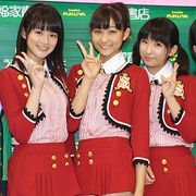 スマイレージ、元メンバー小川紗季とのメモリーショットも!初公式写真集イベントでサブメンバーからは「降格して」発言!?