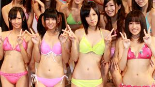アイドル界のタブーに挑戦!? YGAが「シングルで1位をとれなかったら整形します!」とお色気ビキニで公約