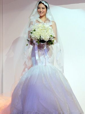 武井咲 17歳の花嫁に 新cmでウエディングドレス姿を披露 早くスマートな方を見つけたい シネマトゥデイ