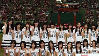 AKB48の姉妹グループHKT48初お披露目!平均年齢13.8歳という最年少グループ!