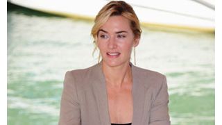 休暇中に滞在先が全焼したケイト・ウィンスレット、逃げようと思ってまずしたことはブラジャーの着用