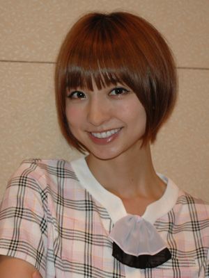 AKB篠田麻里子、クールビューティーには理由があった！あまり笑わない理由を告白