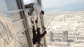 『ミッション:インポッシブル』最新作、トムの決死の覚悟が伝わる新たなイメージ公開！