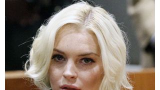 リンジー・ローハン、執行猶予違反で300日の禁固刑を言い渡される　条件を満たせば30日間で済む可能性も