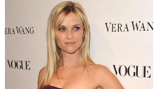 リース・ウィザースプーン、ニシキヘビのハンドバッグを持ち歩かないことに同意