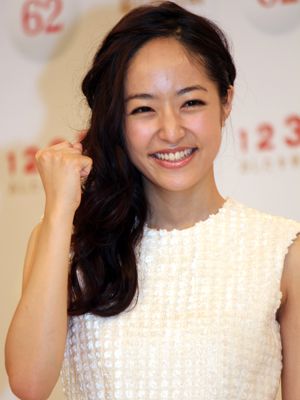 Nhk紅白歌合戦 井上真央が着る衣装デザインをプロアマ問わず視聴者から大募集 シネマトゥデイ