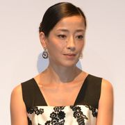 宮沢りえ、伝説の舞台主演で男装の麗人に!唐十郎×蜷川幸雄「下谷万年町物語」で舞台女優としての孤独明かす