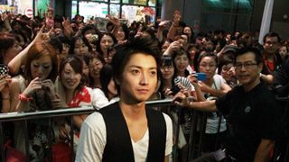藤原竜也、初のシンガポールプレミアで1,700人のファン熱狂!