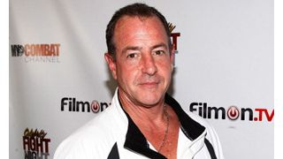 ドメスティック・バイオレンスで逮捕されたリンジー・ローハンのパパ、禁固刑は免れる