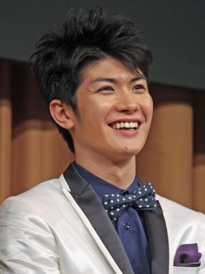 三浦春馬 2度目の舞台出演に強気のアピール 笑顔で 死ぬ気でやらないと と決意表明 シネマトゥデイ
