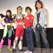 聖闘士星矢アニメ化25周年で会場のコスモが燃焼!森下悠里は蛇遣い座・シャイナのセクシーコスプレで参上!!
