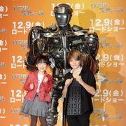 芦田愛菜&ダコタ・ゴヨ、日米天才子役が奇跡の対面!!愛菜ちゃんは「Nice to meet you!」と英語であいさつ!