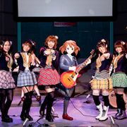「けいおん!」の等身大フィギュアがUSJに出現!その見どころを人気声優陣が語る!