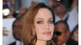 アンジェリーナ・ジョリー、女優業がうまくいかなければ葬儀屋になっていた