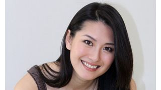 セクシー女優の阿部真里、ヌードよりもエロい!? ボディーペイントは「男性に塗ってもらいました」