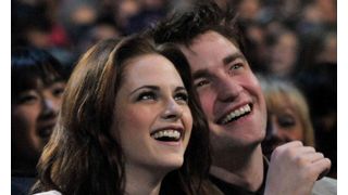 クリステン・スチュワートとロバート・パティンソン、そろって「フォーブス」誌のランキング入り