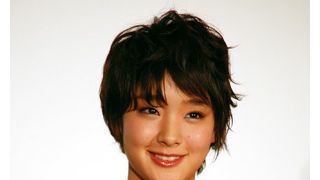 剛力彩芽、「クリスマスは私がサンタになってプレゼントをあげたい!」と満開の笑顔で男性ファンを魅了!