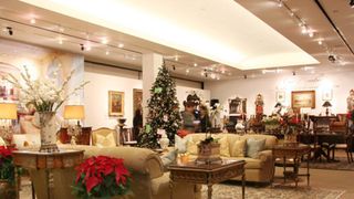 マイケル・ジャクソンさんが亡くなった家の家具　オークション落札総額が7,600万円を越える