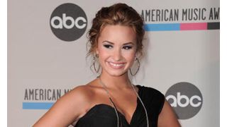 過食症で苦しんだデミ・ロヴァート、摂食障害をジョークにしたディズニーの番組に憤慨 ツイッターでディズニーを動かす