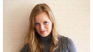 サラ・ポーリー、マーガレット・アトウッドの小説の映画化企画で監督へ
