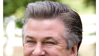 アレック・ボールドウィンが左手薬指に指輪をして全米批評家協会賞に出席　メディアは大騒ぎ