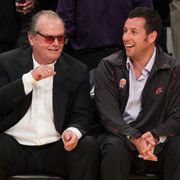ジャック・ニコルソンとアダム・サンドラー、仲良くバスケ観戦!