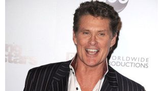「ナイトライダー」のデヴィッド・ハッセルホフ、チケットの売り上げ低迷でイギリスのコンサートツアーをキャンセル