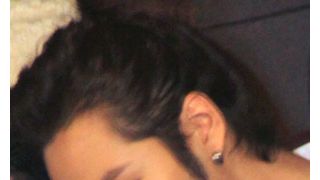 チャン・グンソク、女性ファンの手にキス!?の大サービス！　ジャパンプレミアに登場しファン大熱狂！