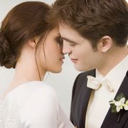 ベラとエドワードがついに結婚!『トワイライト』最終章、日本限定“あま~い”特典付き前売り券発売!