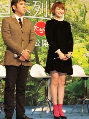 長澤まさみ 生脚まぶしいミニワンピで登場 オスとメス 両方味わってみたい とドッキリ シネマトゥデイ