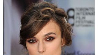 キーラ・ナイトレイ、幼い頃の失読症を克服したのはエマ・トンプソンの脚本で