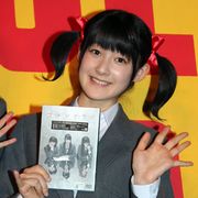 “イラドル”嗣永桃子、笑顔で告白「人を殺すシーンは難しかった」